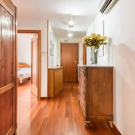 Lägenhet Parking & Wifi City Walls *